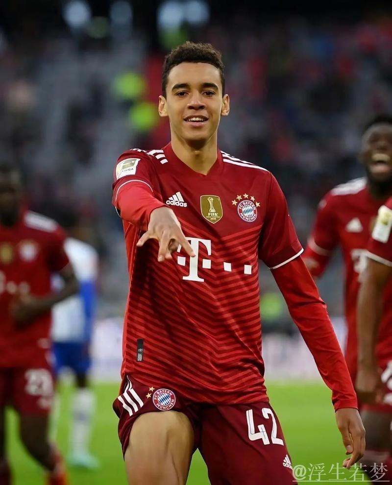 拜仁新援塔社媒：自豪加入球队，坚定支持穆西亚拉